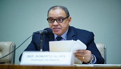 https://itcnet.com.br/biblioteca/2020/outros/roberto_alves_250x142.png